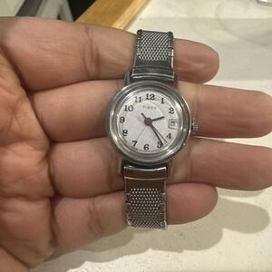 Working Vintage Timex White Women's Watch Manual Wind 25mm Silver Tone Fit 6in